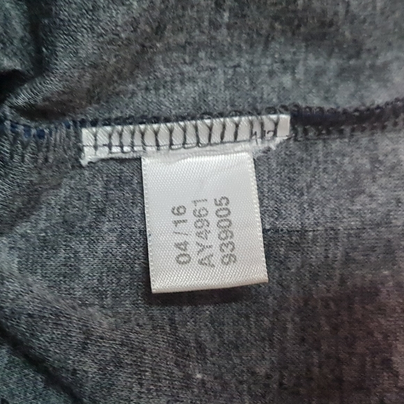 Adidas 3 stripes loose crop top. - Picture 8 of 8